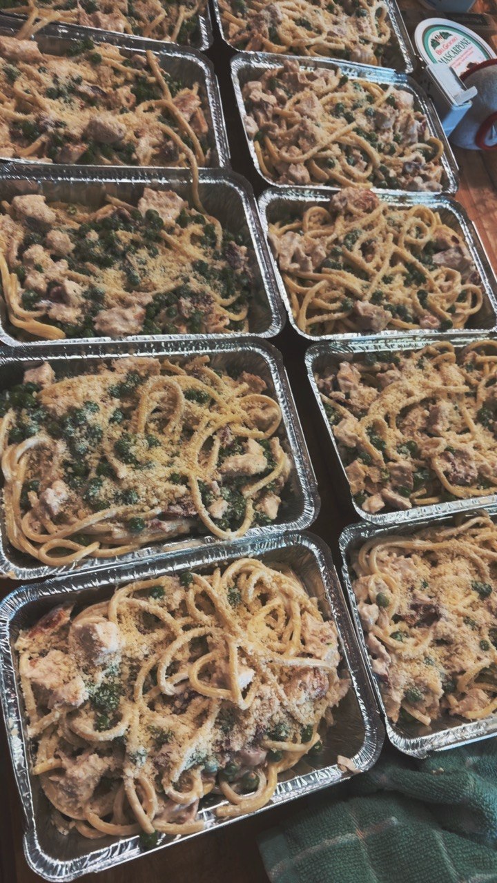 Chicken tetrazzini trays